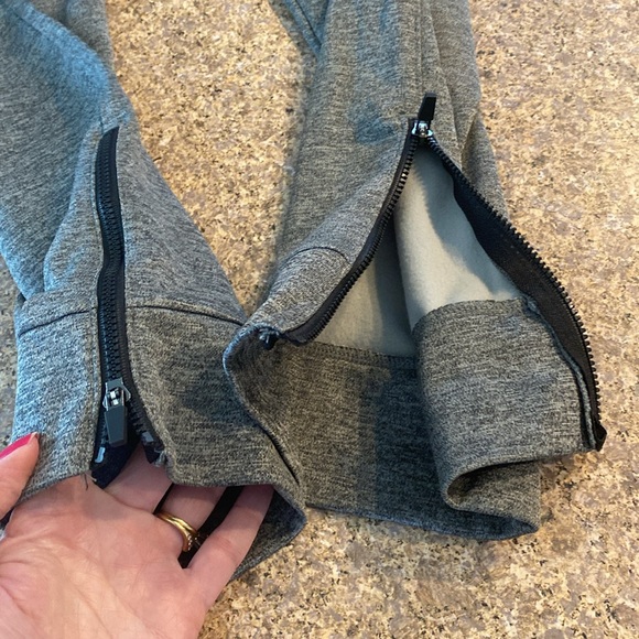 Xersion Gray Joggers Sweatpants Medium - Picture 7 of 15